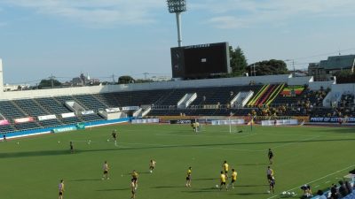ニッパツ三ツ沢競技場｜2022 J3 YSCC横浜 vs. 北九州